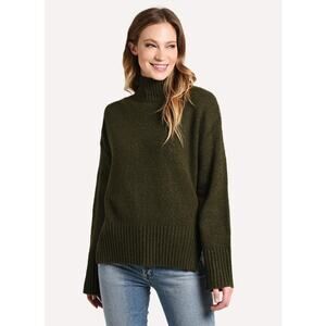 Frame Women's Side Slit Turtleneck Sweater in Deep Moss Size Small